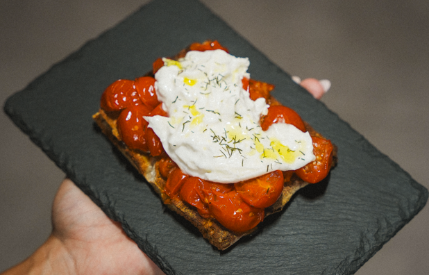 Tomates cherry y burrata